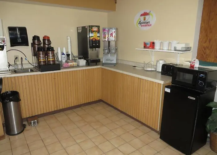 Super 8 By Wyndham Motel 2*